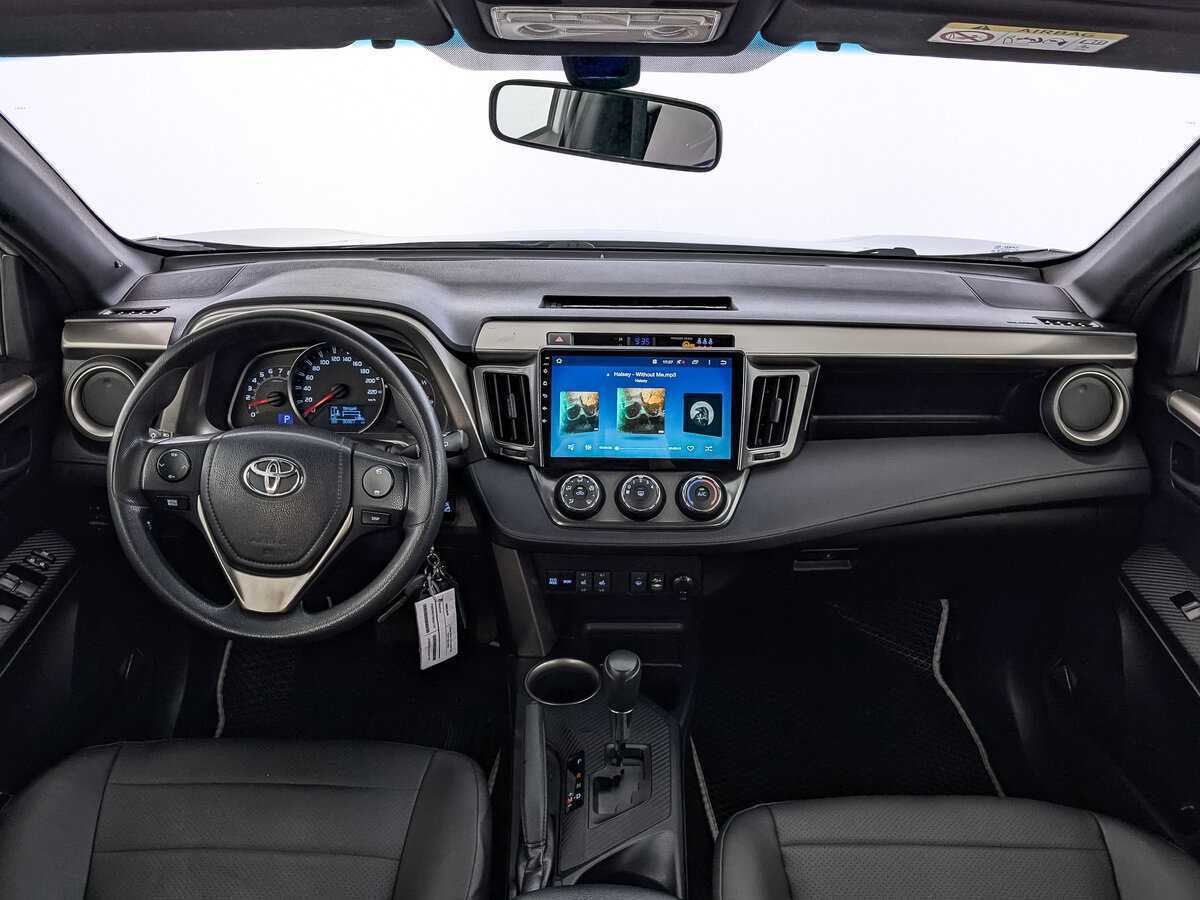 Toyota RAV4 с пробегом — 2014 год. Фото: #13