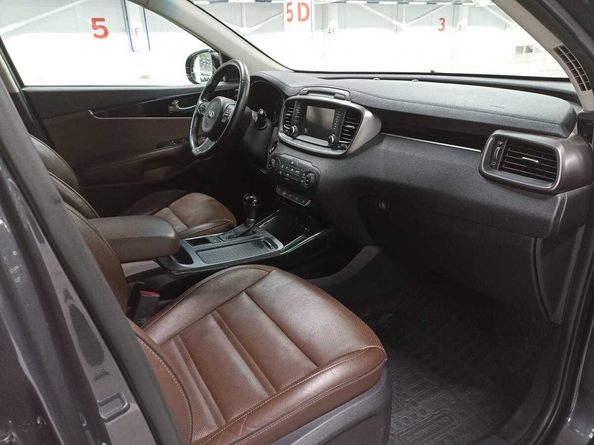 Kia Sorento с пробегом — 2017 год. Фото: #10