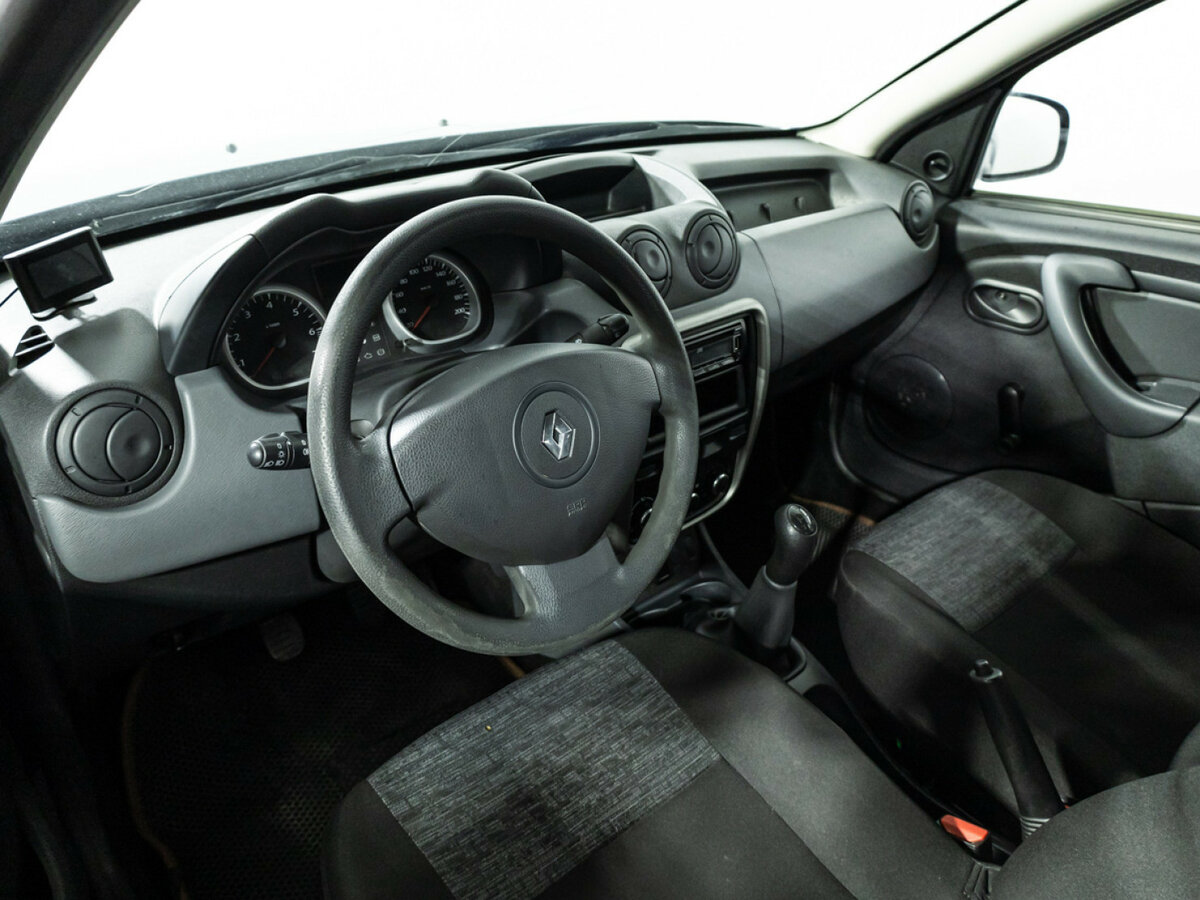 Renault Duster с пробегом — 2014 год. Фото: #8