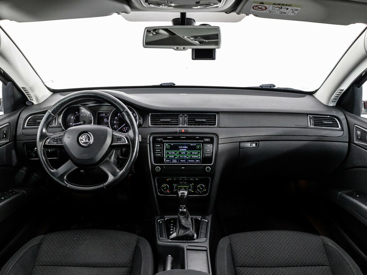 Skoda Superb с пробегом — 2014 год. Фото: #7