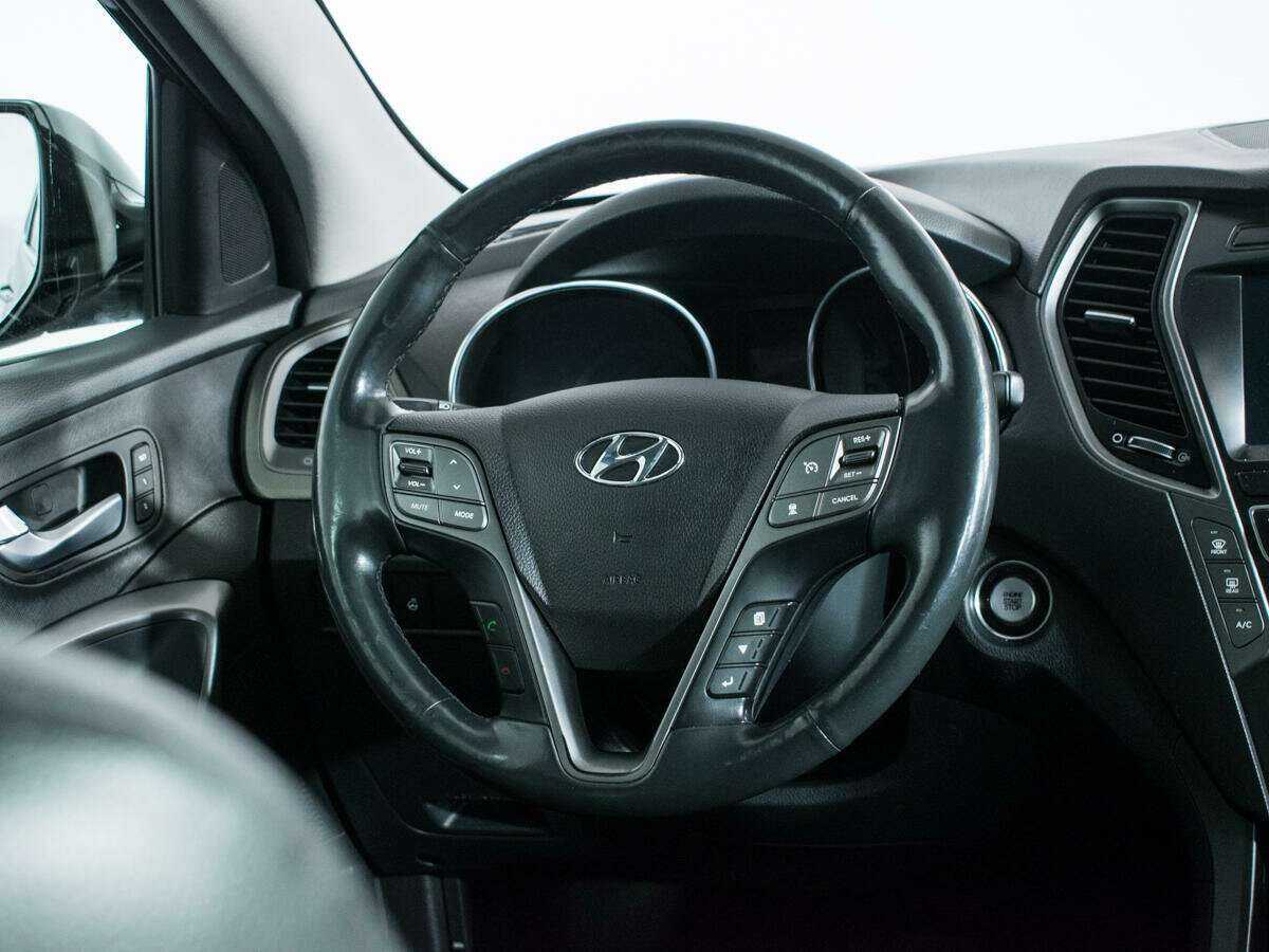 Hyundai Santa Fe с пробегом — 2017 год. Фото: #13
