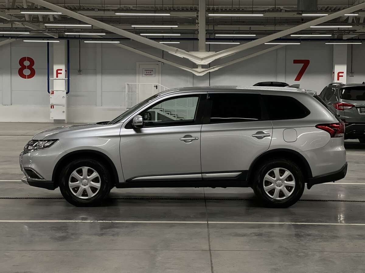 Mitsubishi Outlander с пробегом — 2017 год. Фото: #7