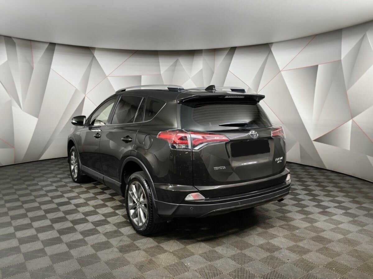 Toyota RAV4 с пробегом — 2016 год. Фото: #3