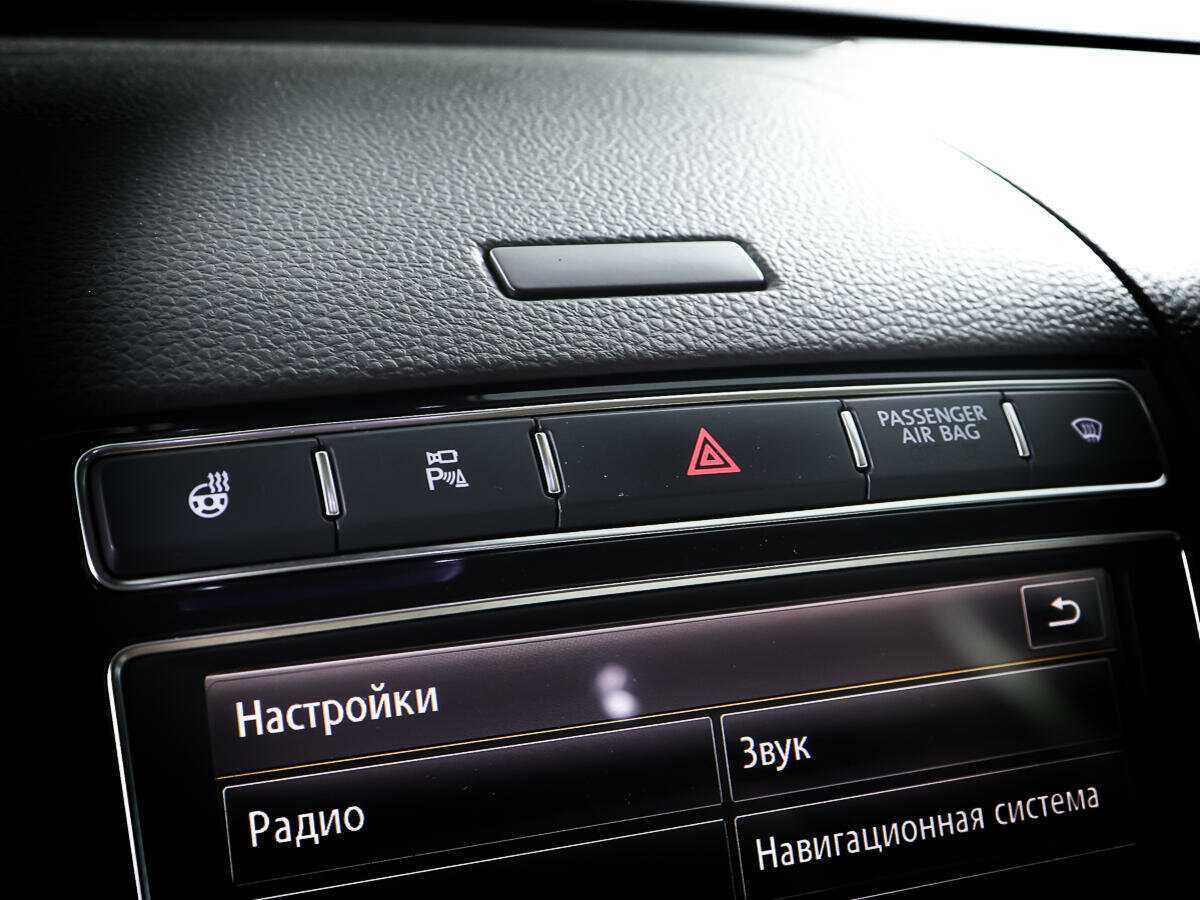 Volkswagen Touareg с пробегом — 2014 год. Фото: #22