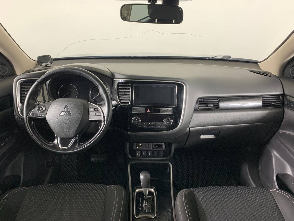 Mitsubishi Outlander с пробегом — 2019 год. Фото: #11