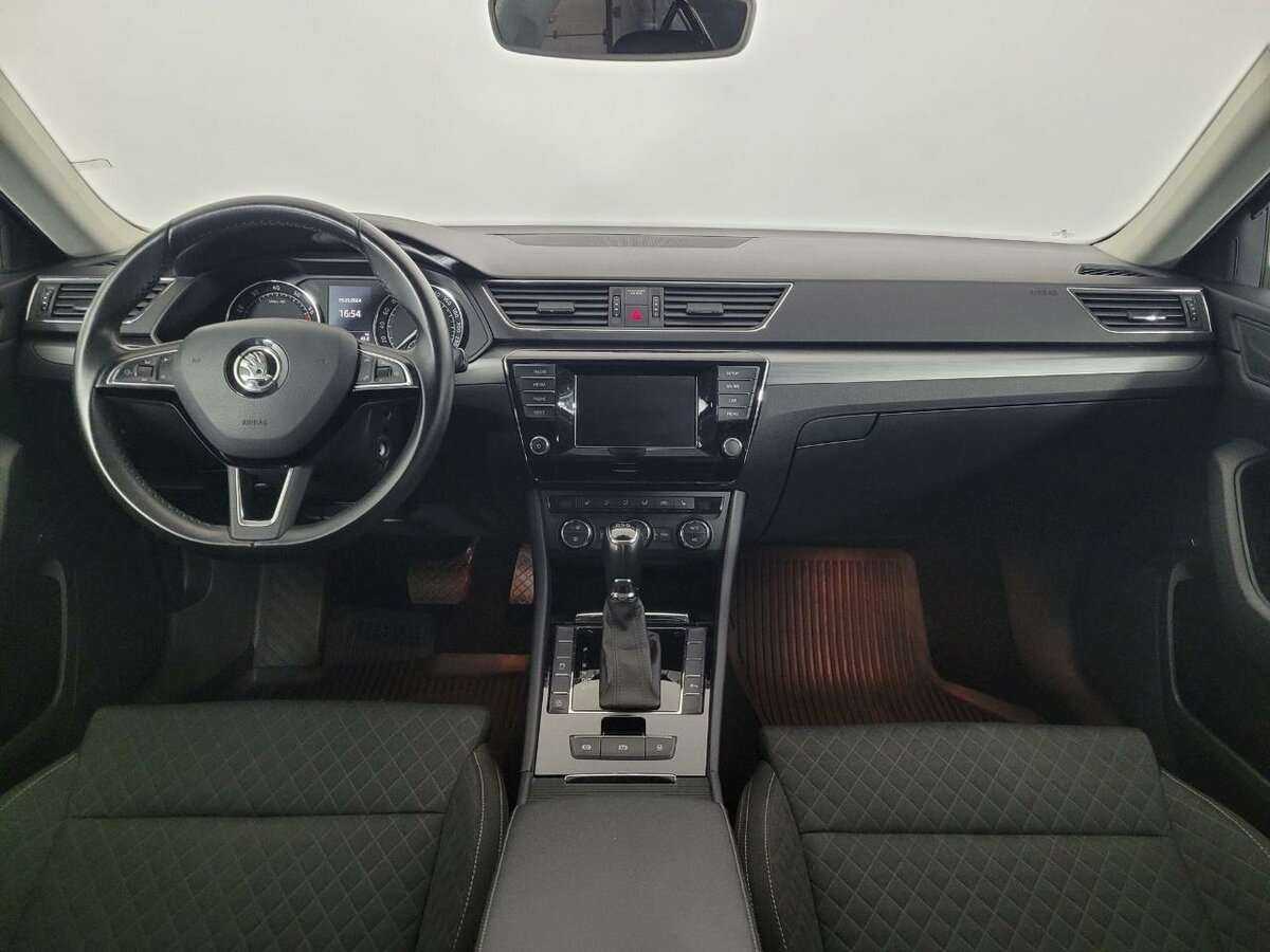 Skoda Superb с пробегом — 2016 год. Фото: #6