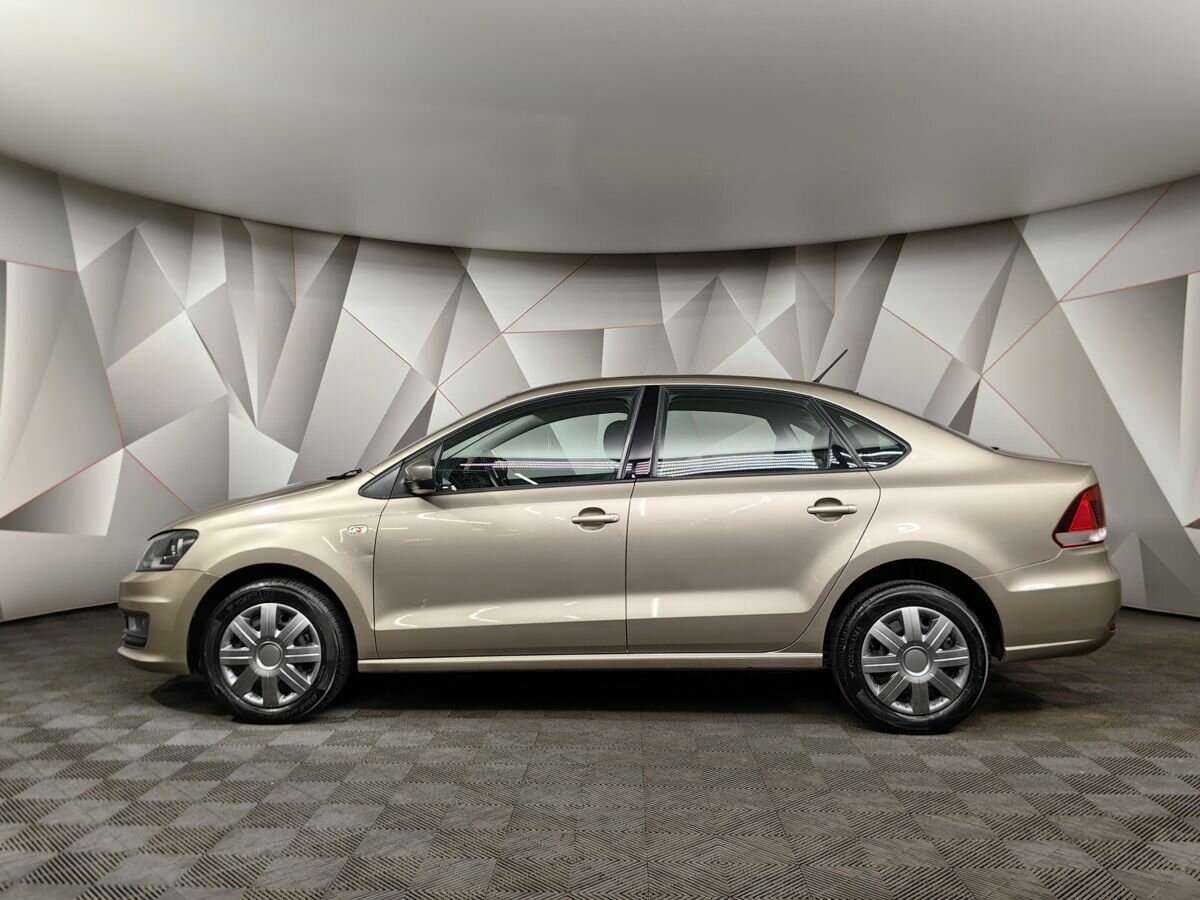 Volkswagen Polo с пробегом — 2016 год. Фото: #4