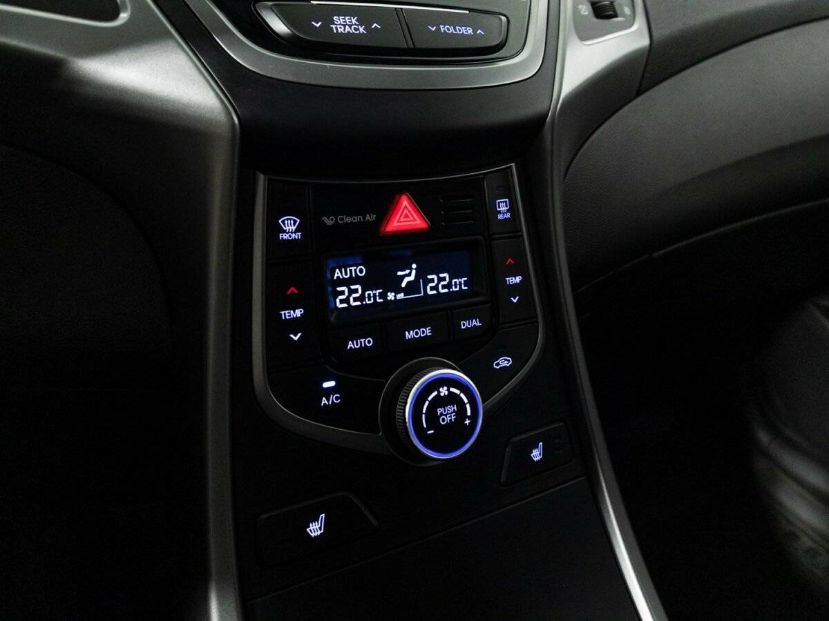 Hyundai Elantra с пробегом — 2015 год. Фото: #15