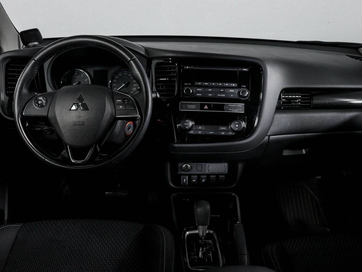 Mitsubishi Outlander с пробегом — 2019 год. Фото: #11