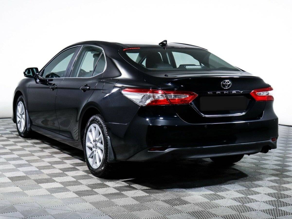 Toyota Camry с пробегом — 2021 год. Фото: #6