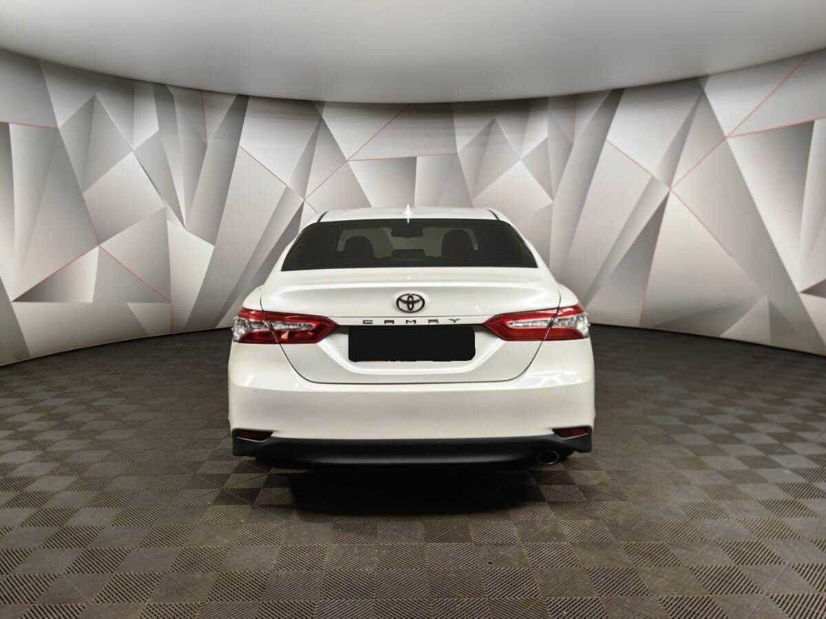 Toyota Camry с пробегом — 2020 год. Фото: #7