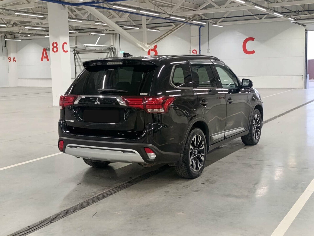 Mitsubishi Outlander с пробегом — 2021 год. Фото: #4