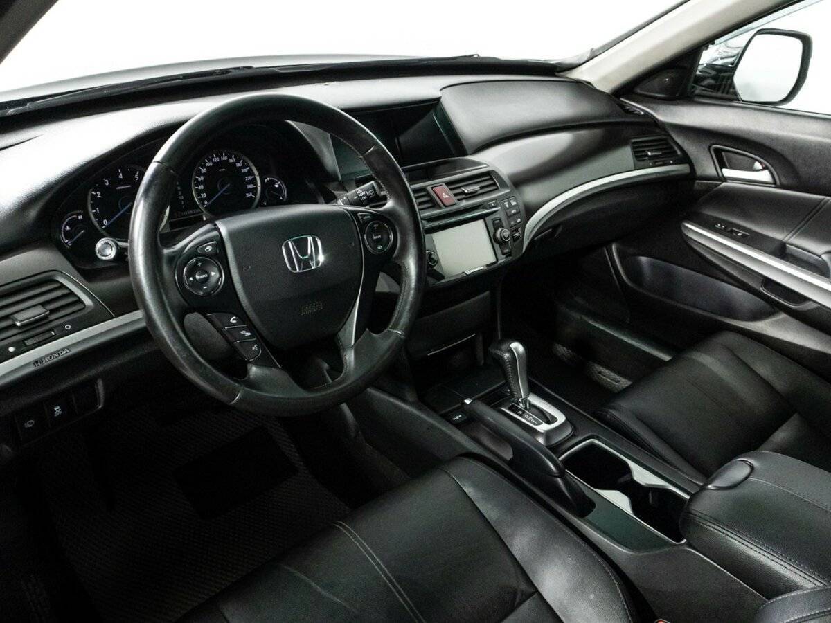 Honda Crosstour с пробегом — 2013 год. Фото: #10