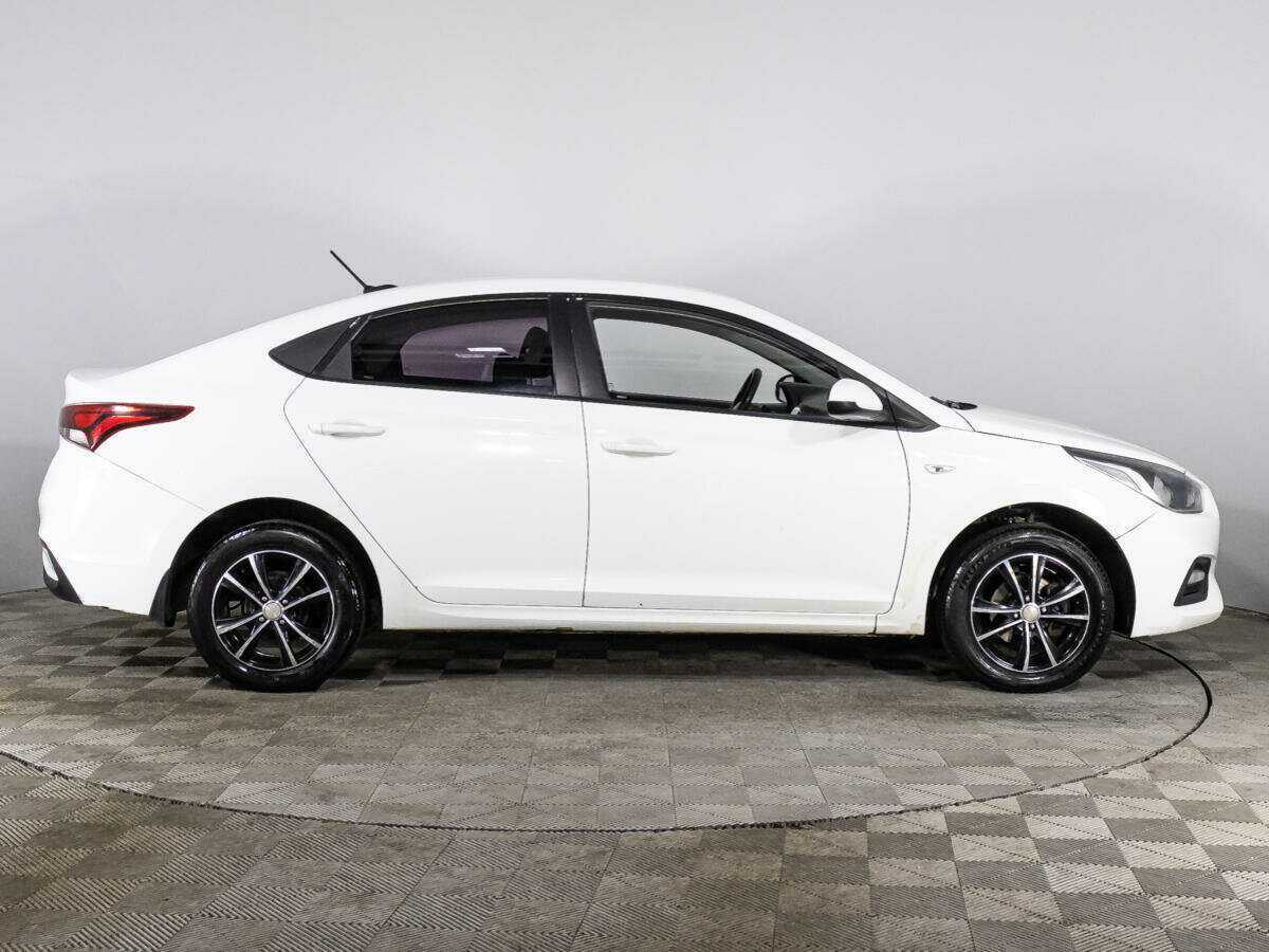Hyundai Solaris с пробегом — 2017 год. Фото: #3