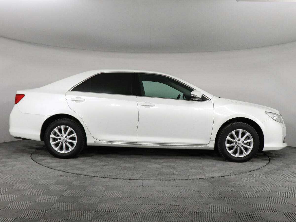 Toyota Camry с пробегом — 2014 год. Фото: #3