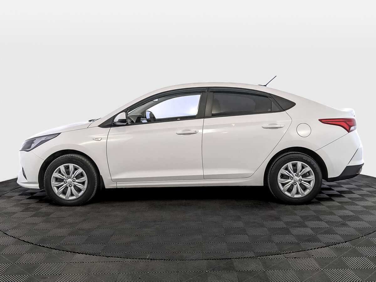 Hyundai Solaris с пробегом — 2022 год. Фото: #7