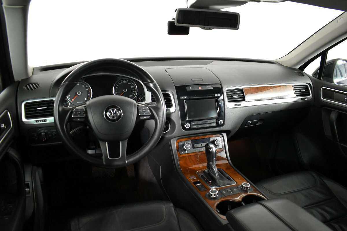Volkswagen Touareg с пробегом — 2012 год. Фото: #8