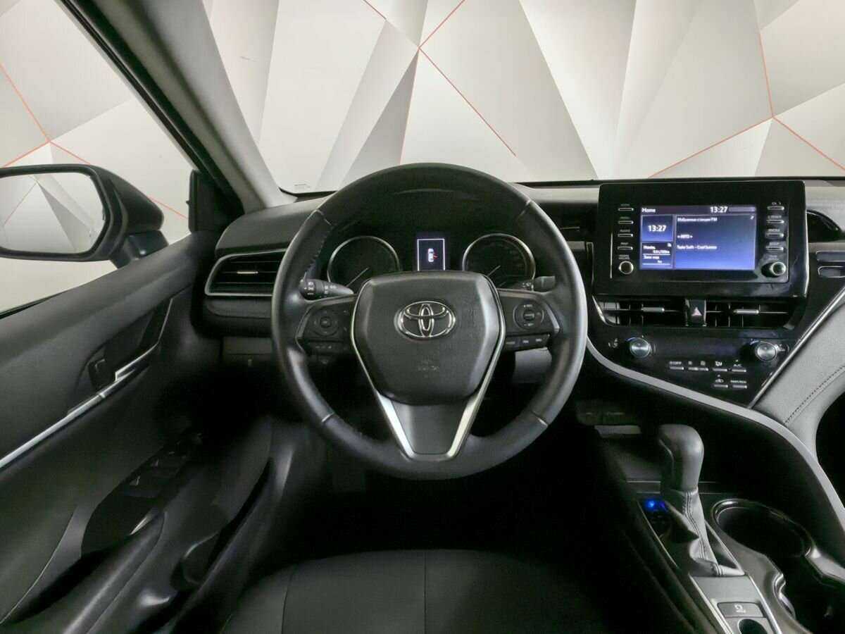 Toyota Camry с пробегом — 2021 год. Фото: #14