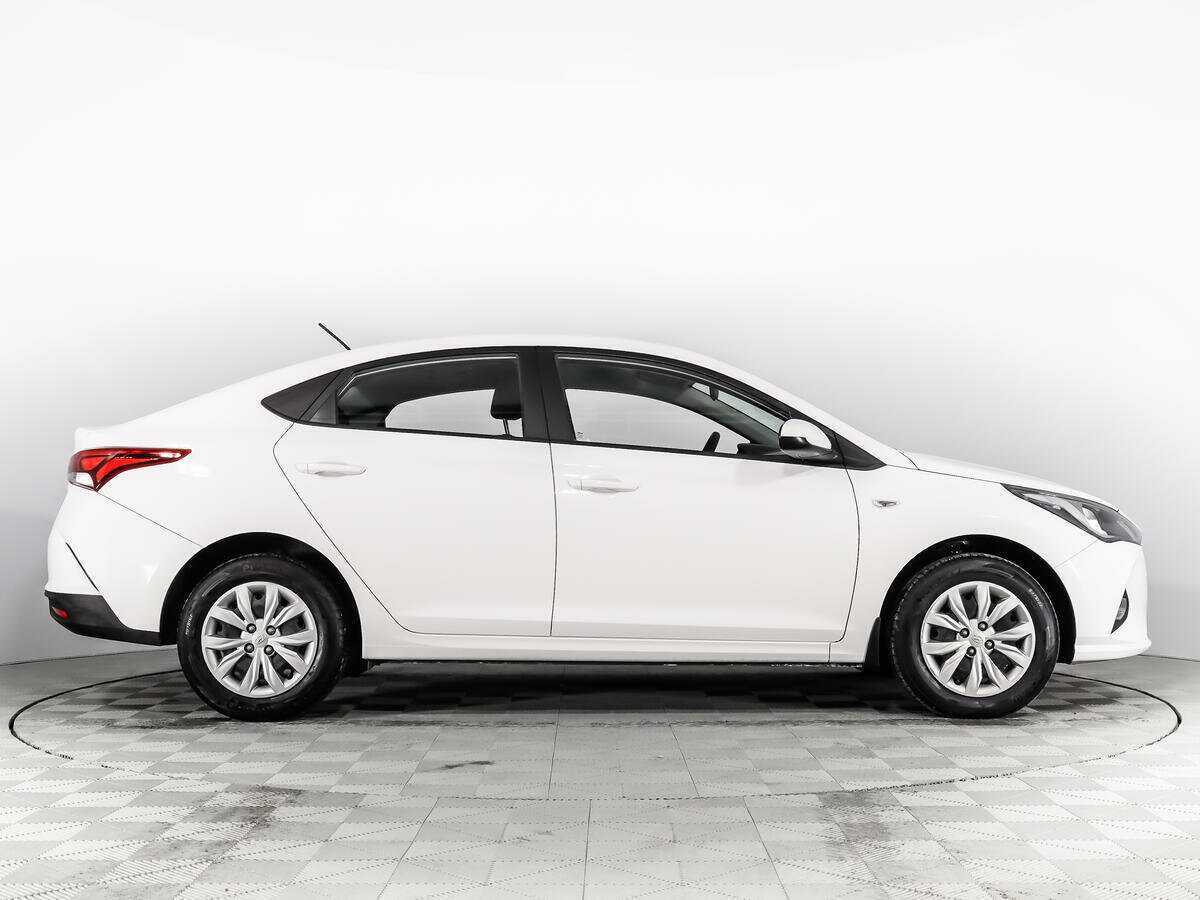 Hyundai Solaris с пробегом — 2021 год. Фото: #3