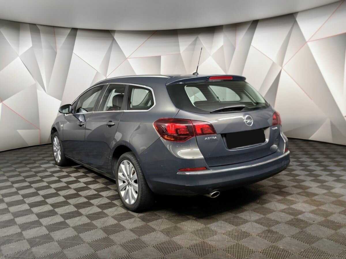Opel Astra с пробегом — 2014 год. Фото: #3