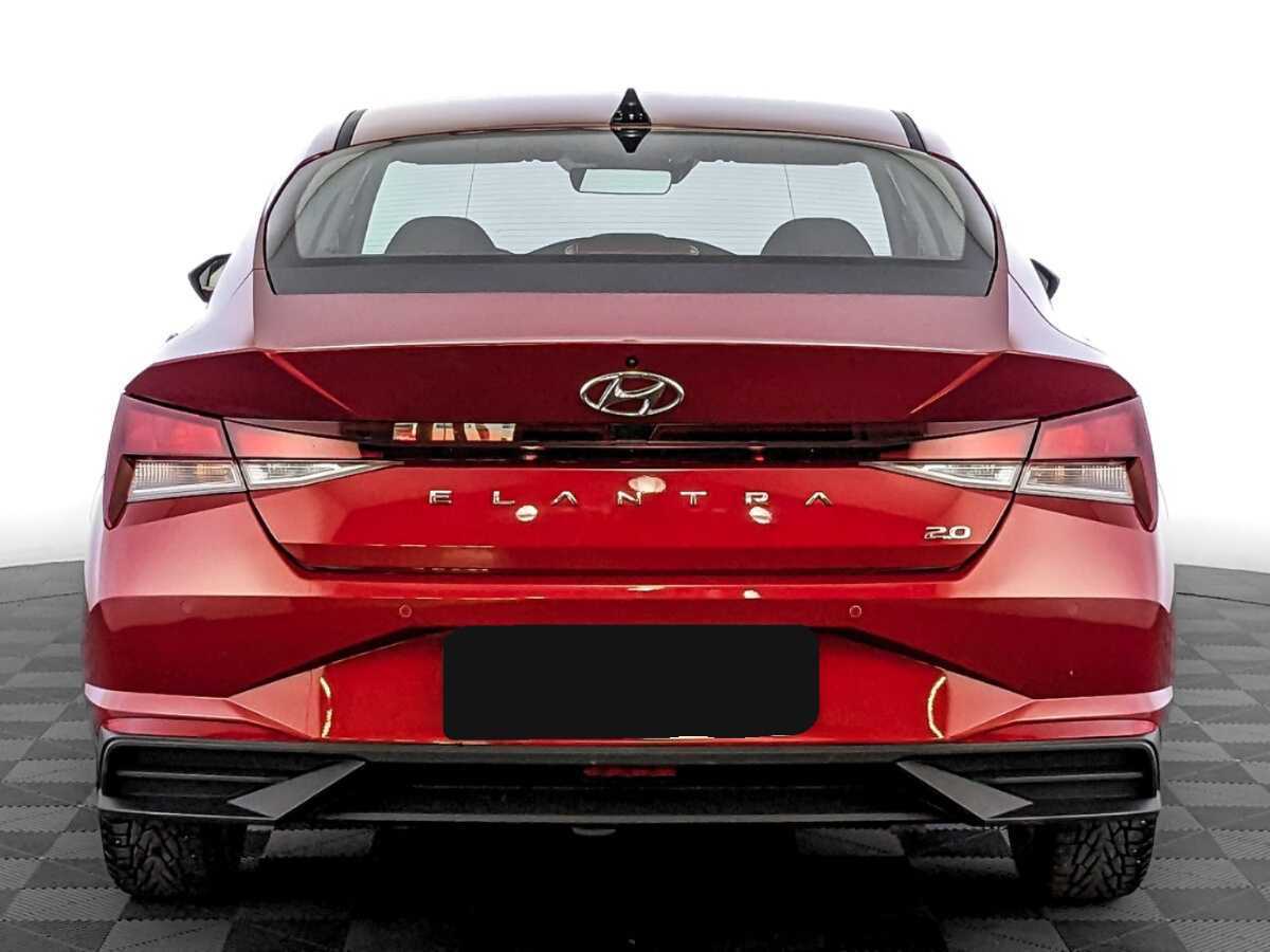 Hyundai Elantra с пробегом — 2021 год. Фото: #5