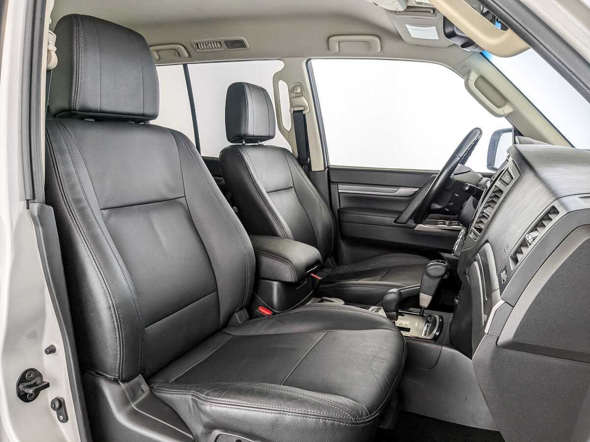 Mitsubishi Pajero с пробегом — 2019 год. Фото: #23