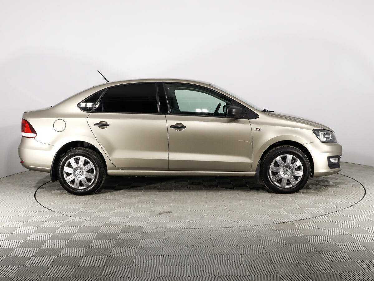 Volkswagen Polo с пробегом — 2016 год. Фото: #4