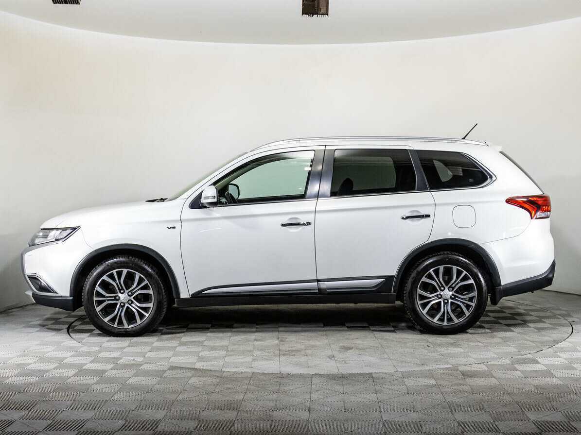 Mitsubishi Outlander с пробегом — 2016 год. Фото: #7