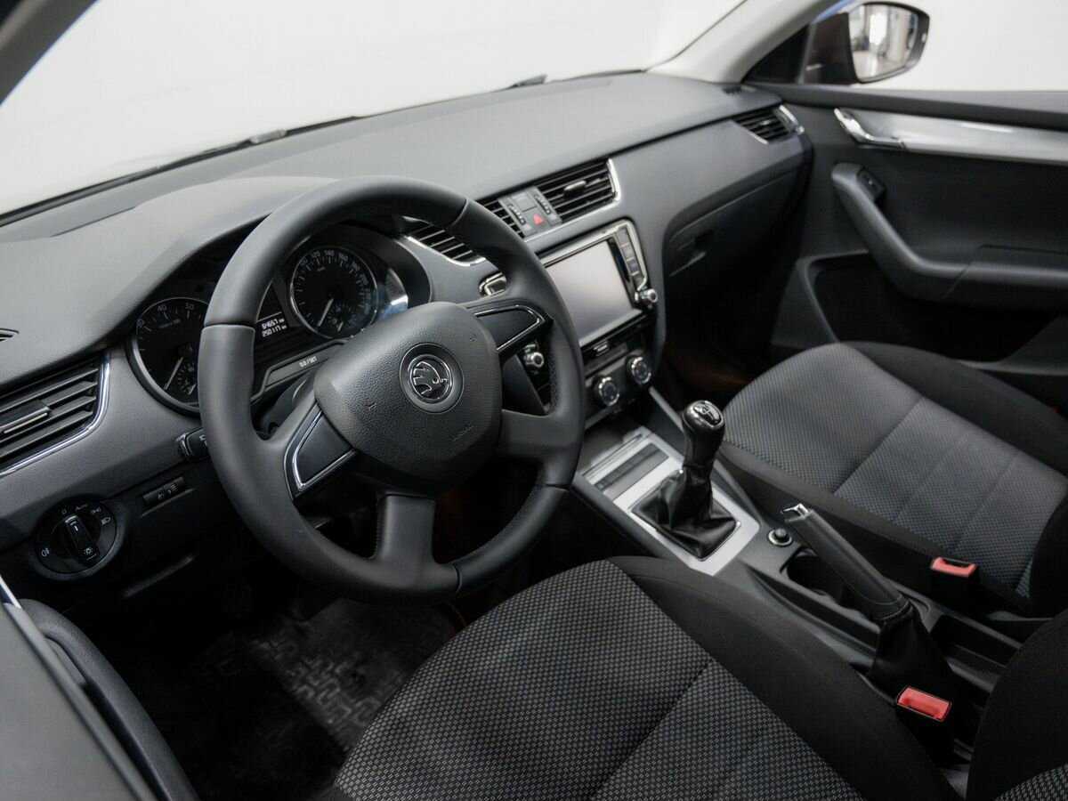 Skoda Octavia с пробегом — 2013 год. Фото: #12