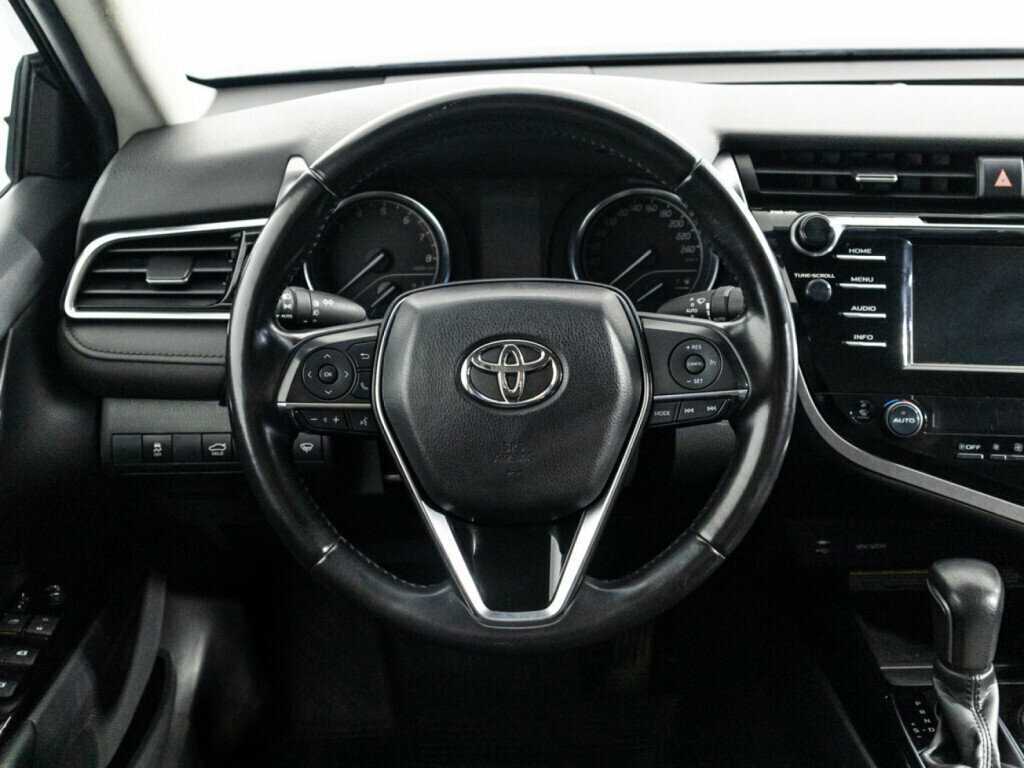 Toyota Camry с пробегом — 2019 год. Фото: #16
