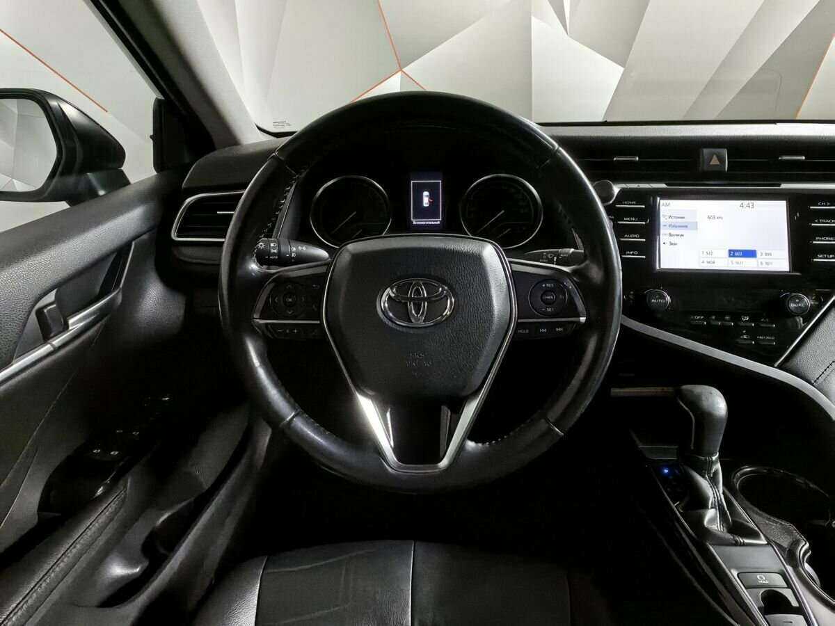 Toyota Camry с пробегом — 2019 год. Фото: #14