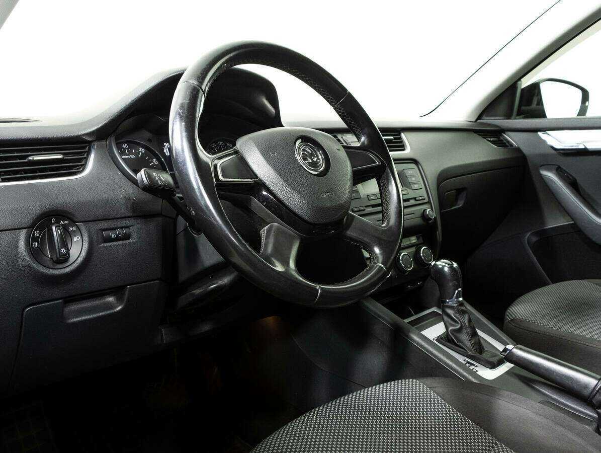 Skoda Octavia с пробегом — 2014 год. Фото: #10