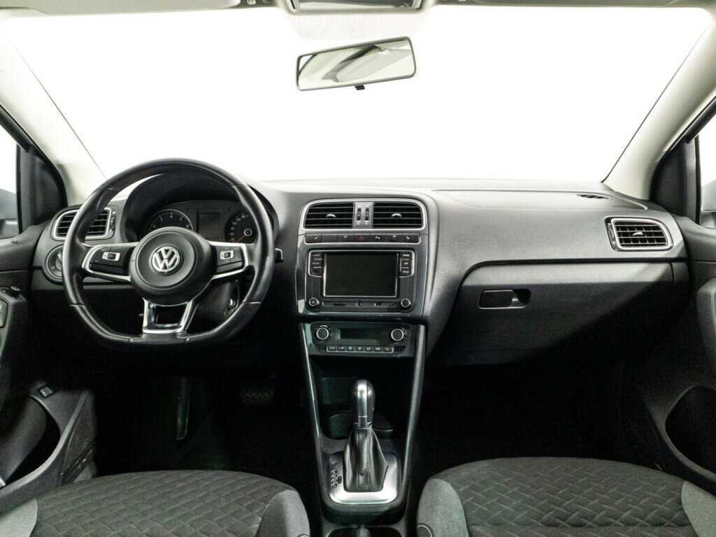 Volkswagen Polo с пробегом — 2018 год. Фото: #12