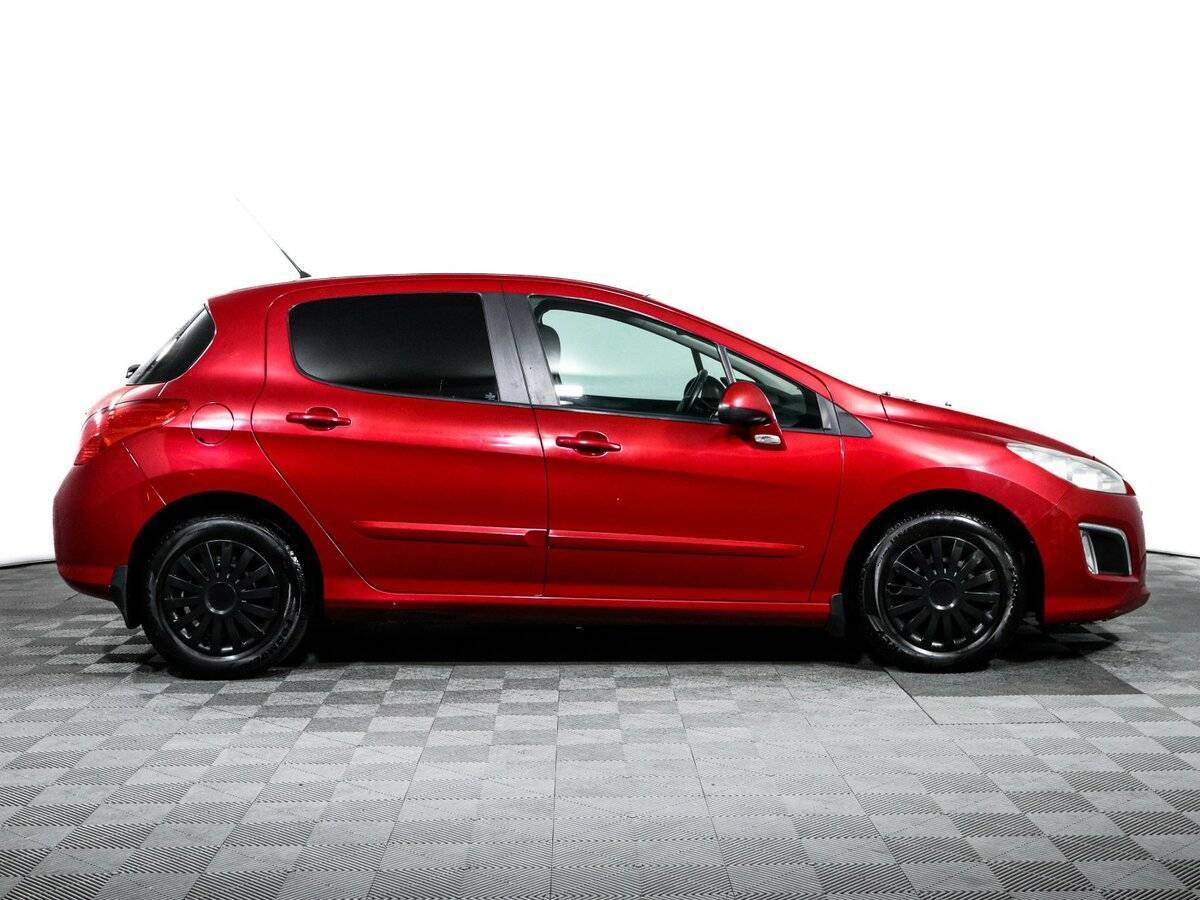 Peugeot 308 с пробегом — 2012 год. Фото: #3