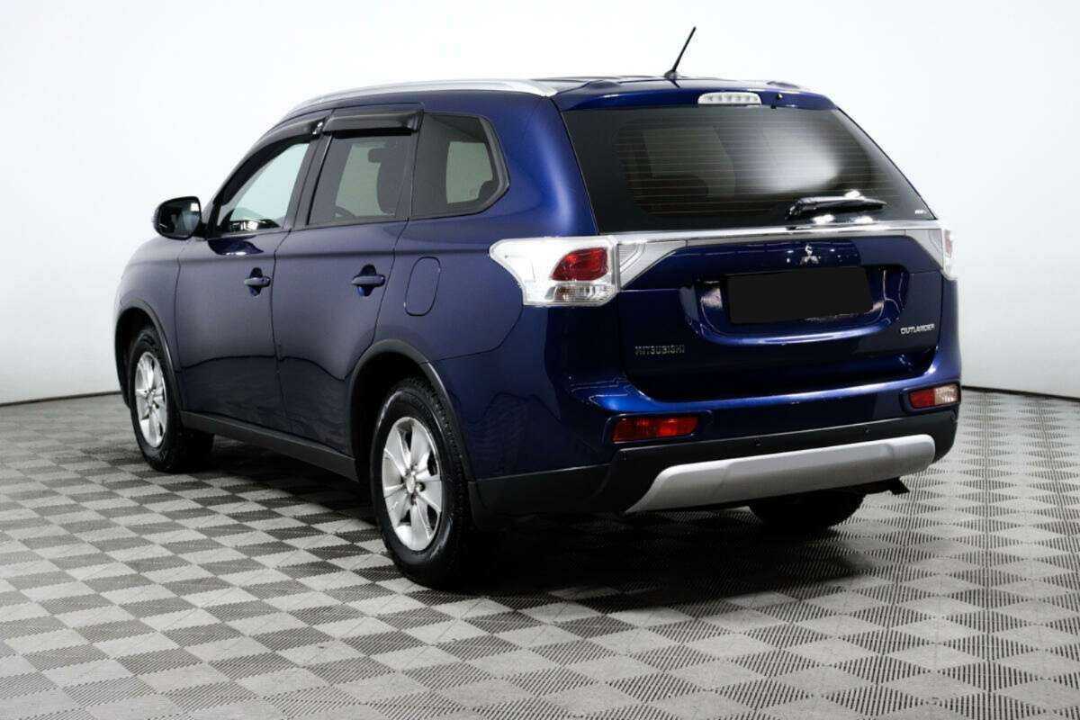 Mitsubishi Outlander с пробегом — 2014 год. Фото: #6
