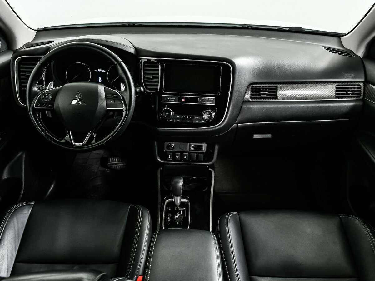 Mitsubishi Outlander с пробегом — 2019 год. Фото: #8