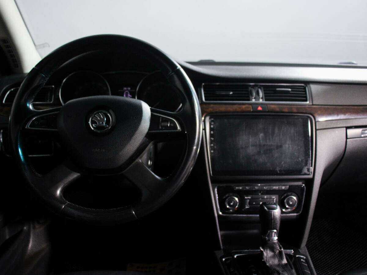 Skoda Superb с пробегом — 2014 год. Фото: #10