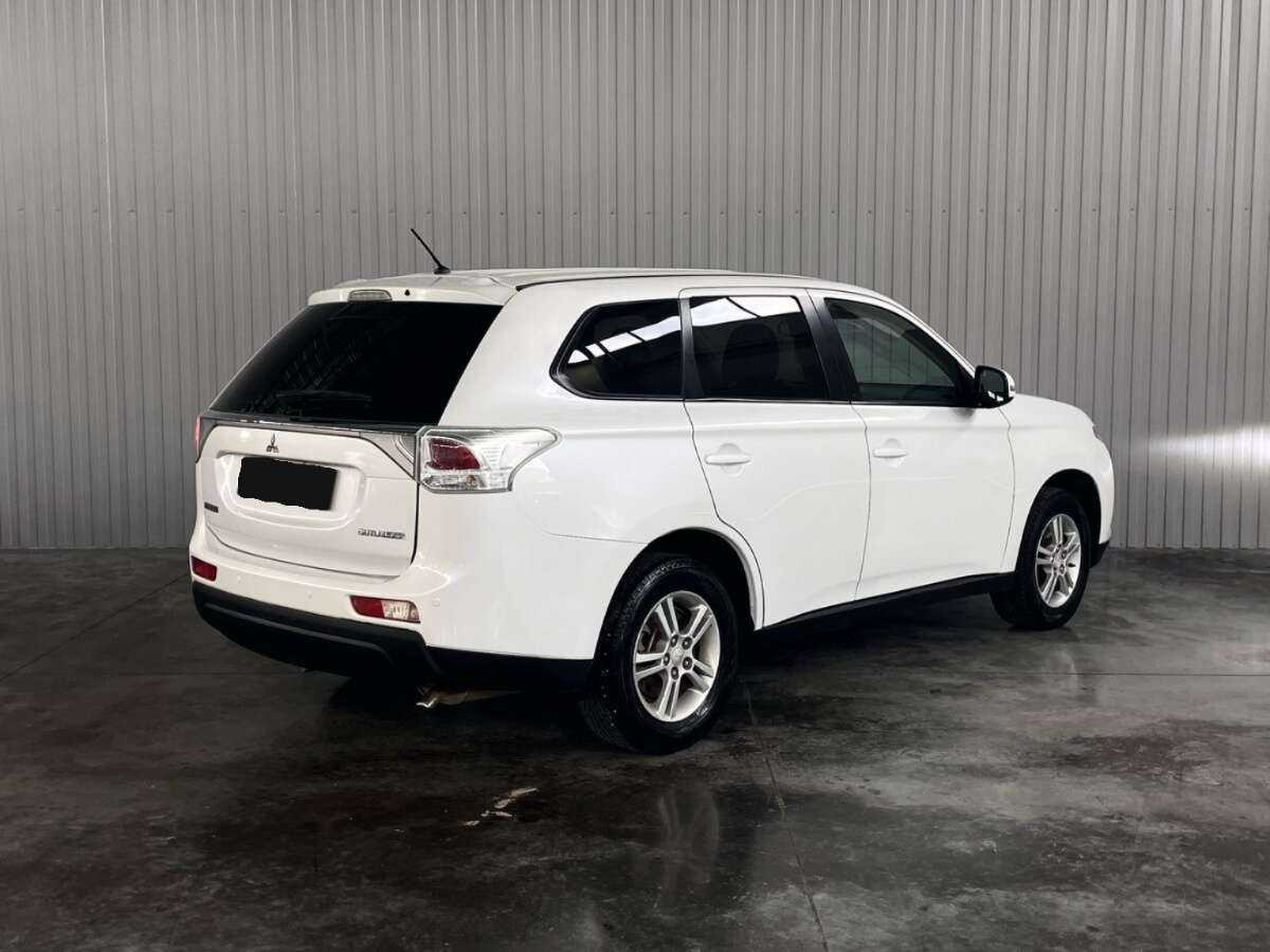 Mitsubishi Outlander с пробегом — 2013 год. Фото: #4