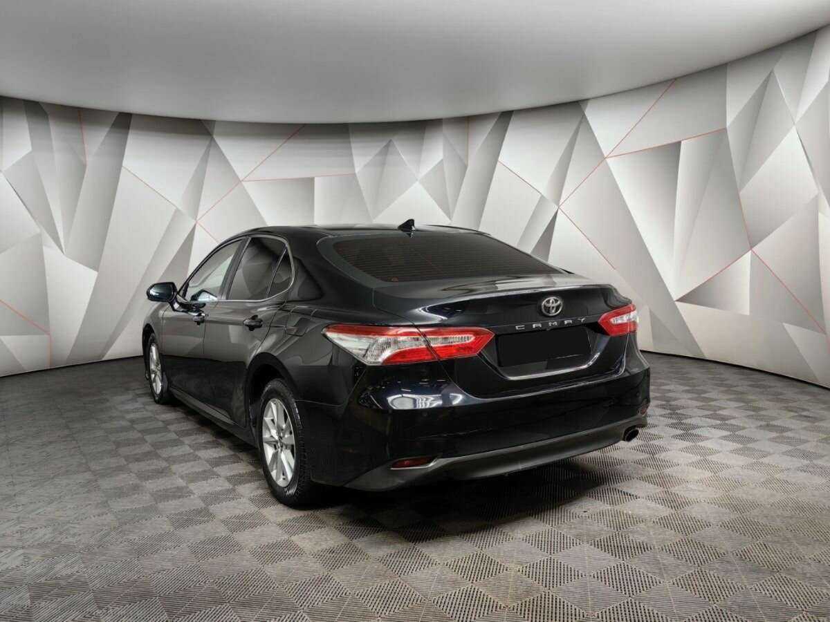 Toyota Camry с пробегом — 2019 год. Фото: #3