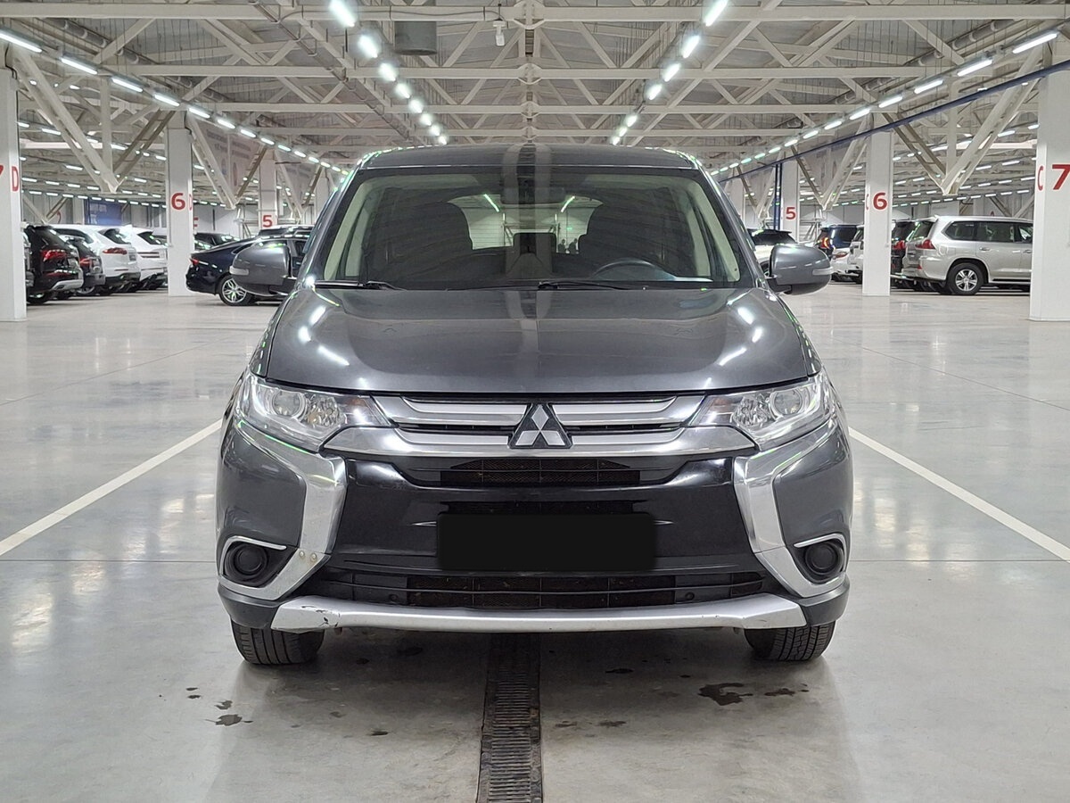 Mitsubishi Outlander с пробегом — 2015 год. Фото: #1