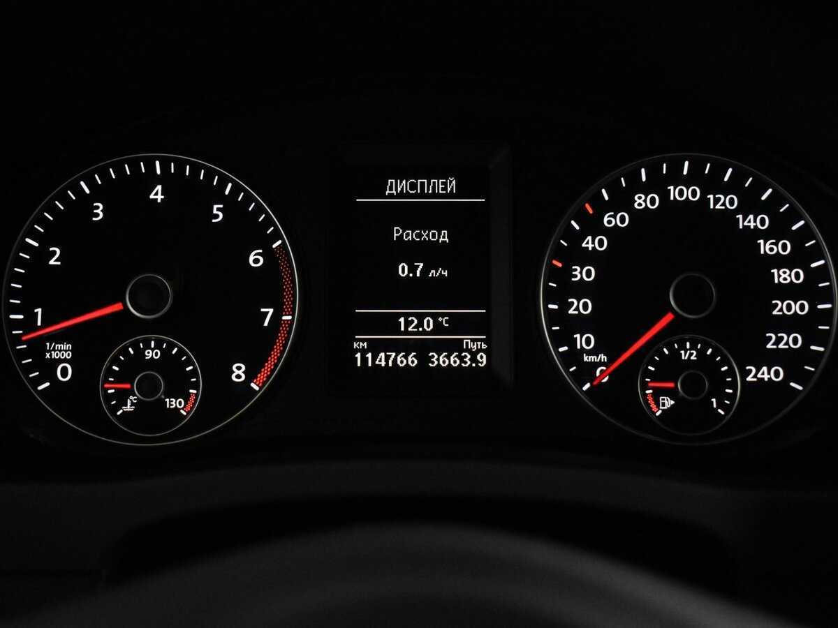 Volkswagen Golf Plus с пробегом — 2013 год. Фото: #17