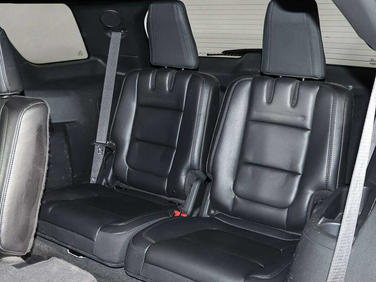 Ford Explorer с пробегом — 2012 год. Фото: #12