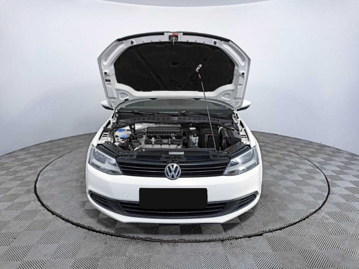 Volkswagen Jetta с пробегом — 2014 год. Фото: #8