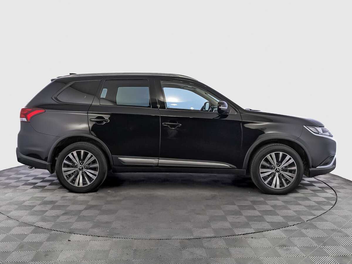 Mitsubishi Outlander с пробегом — 2019 год. Фото: #3