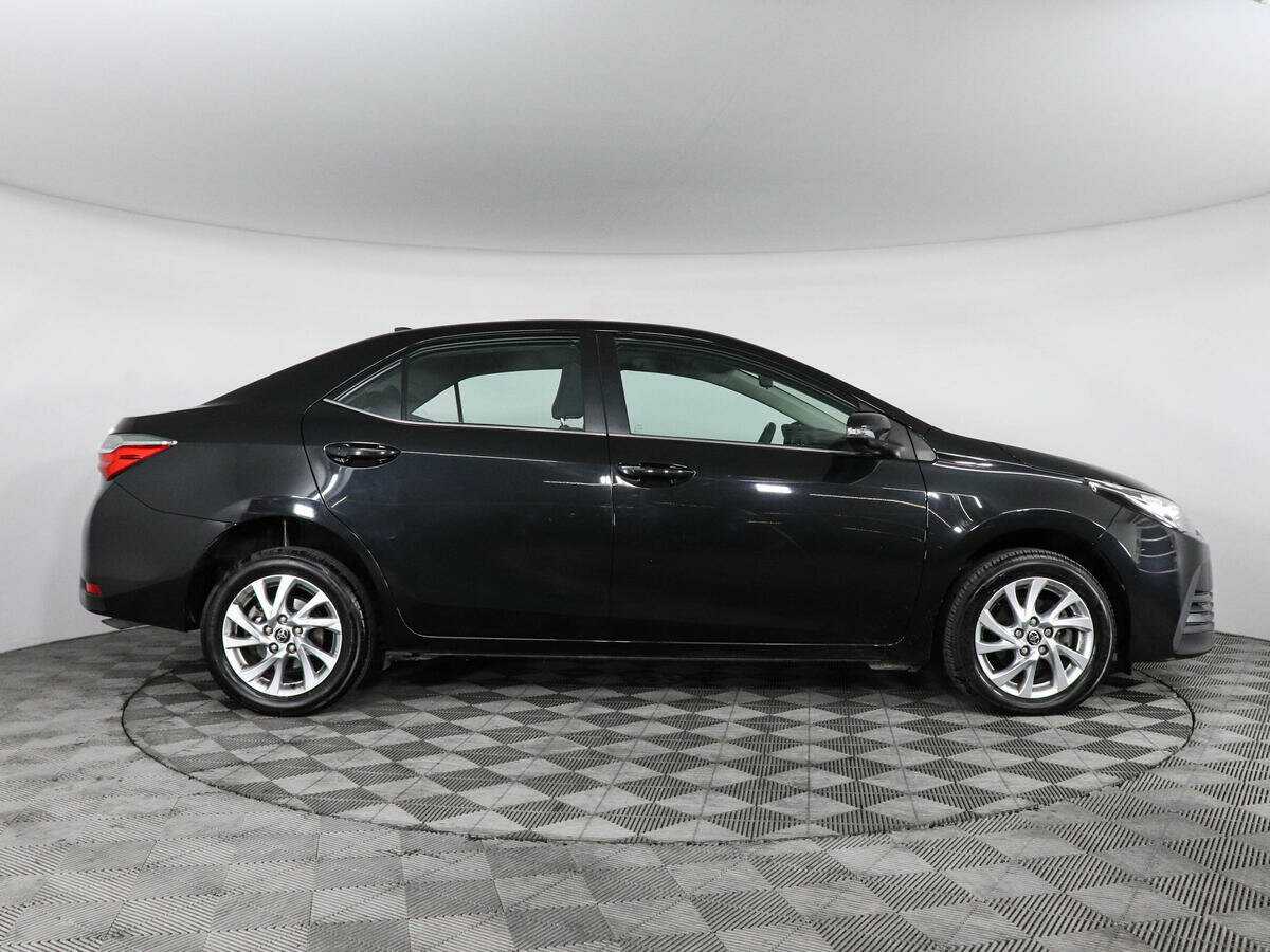 Toyota Corolla с пробегом — 2017 год. Фото: #3