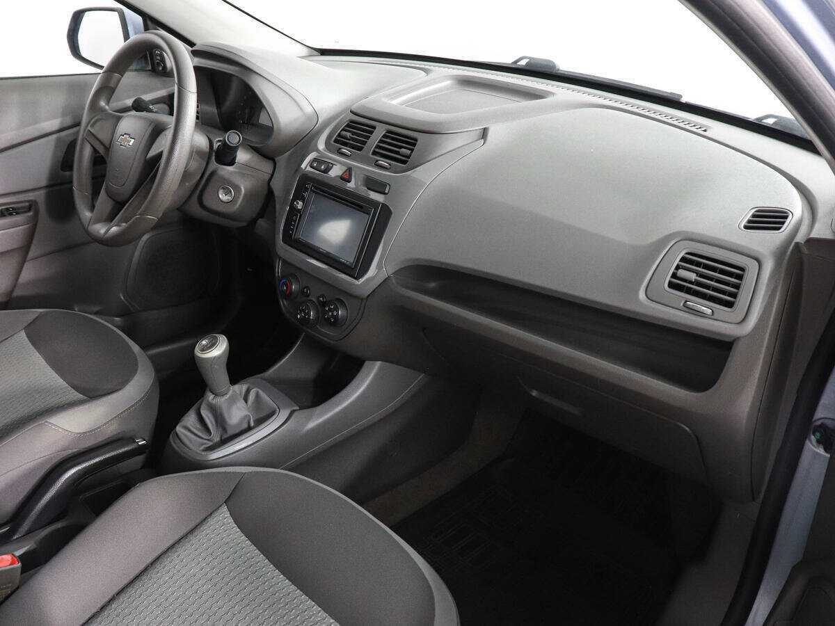 Chevrolet Cobalt с пробегом — 2013 год. Фото: #9
