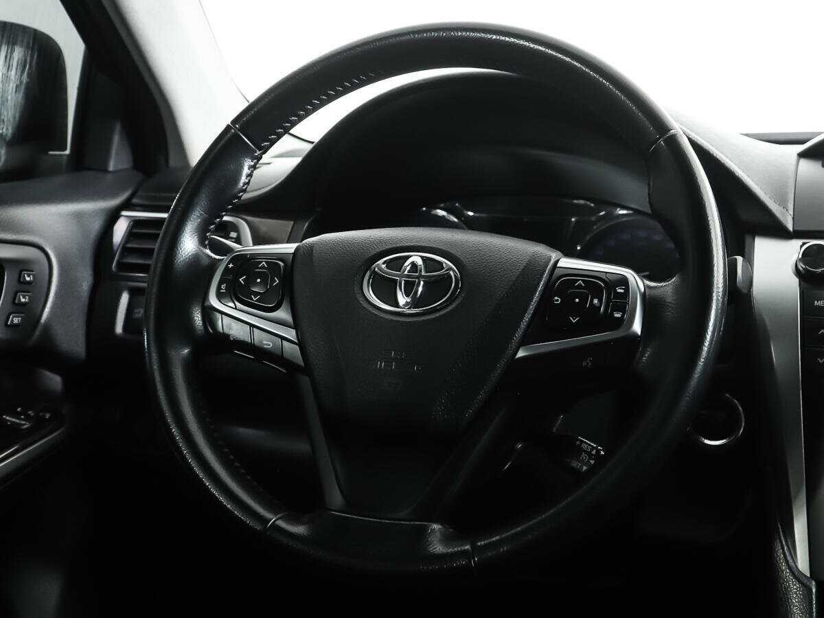 Toyota Camry с пробегом — 2015 год. Фото: #14
