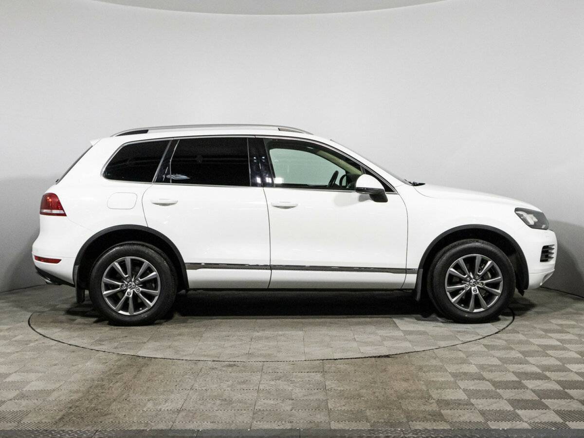 Volkswagen Touareg с пробегом — 2013 год. Фото: #3