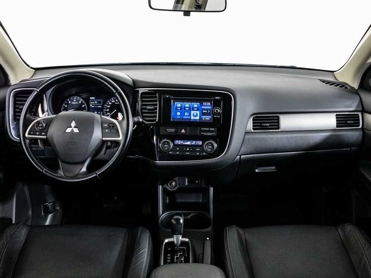 Mitsubishi Outlander с пробегом — 2014 год. Фото: #9