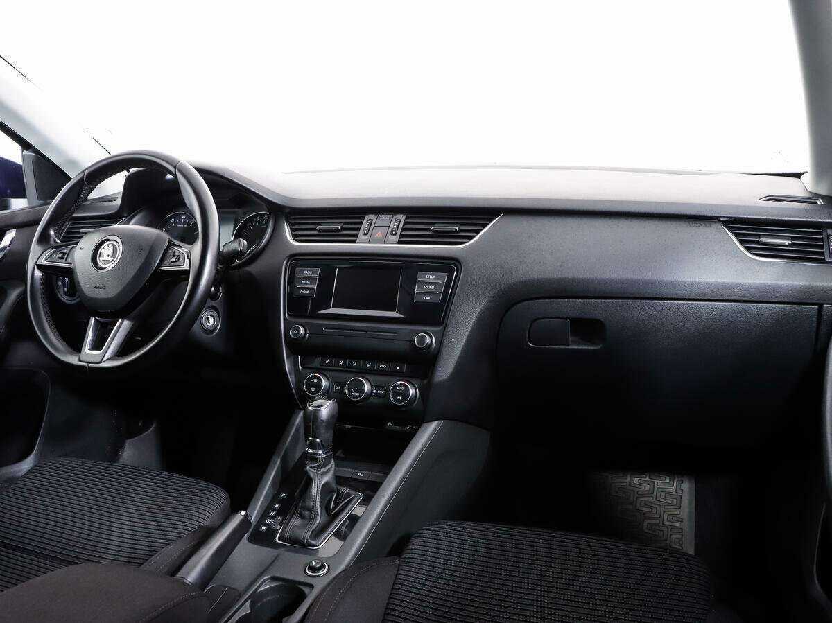 Skoda Octavia с пробегом — 2015 год. Фото: #6
